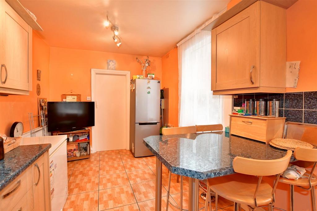 Kitchen/ Breakfast Room