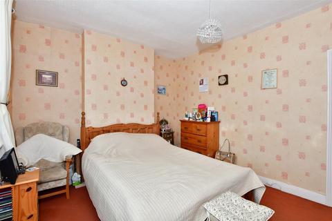 15 Glenthorne Road, London, E17 7AP