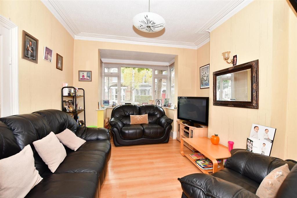 Lounge/ Dining Area