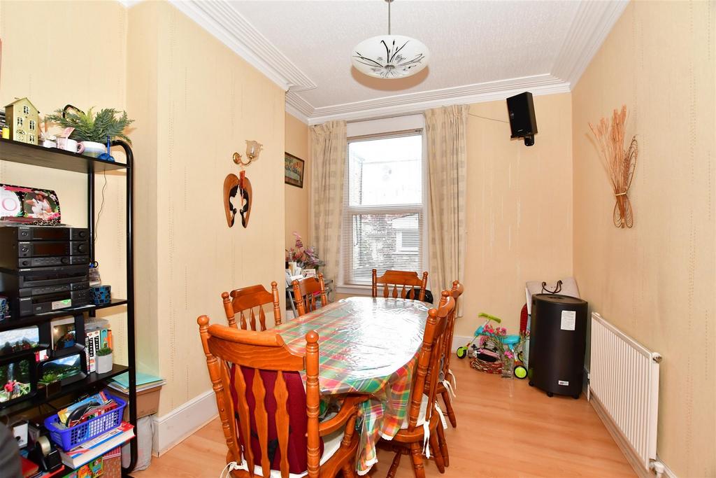 Lounge/ Dining Room
