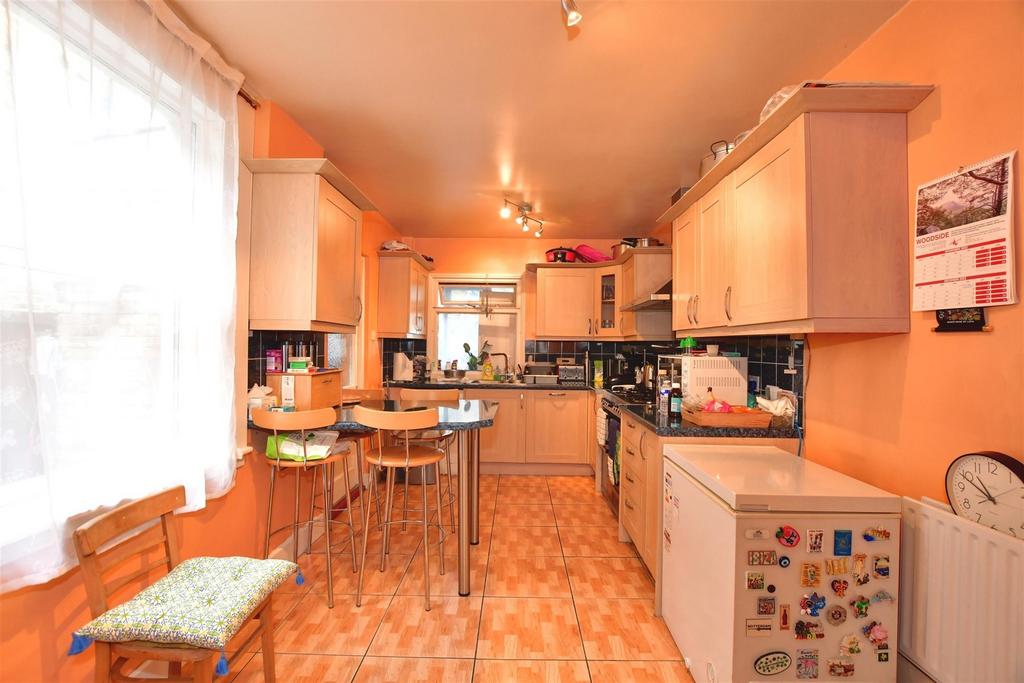 Kitchen/ Breakfast Room