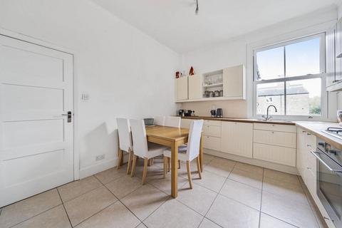 104b Catford Hill, London, SE6 4PU