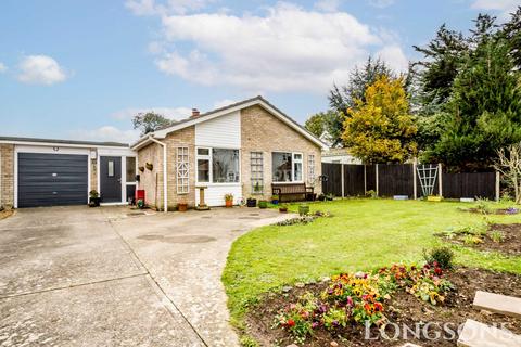 2 bedroom detached bungalow for sale - Monkhams Drive, Watton