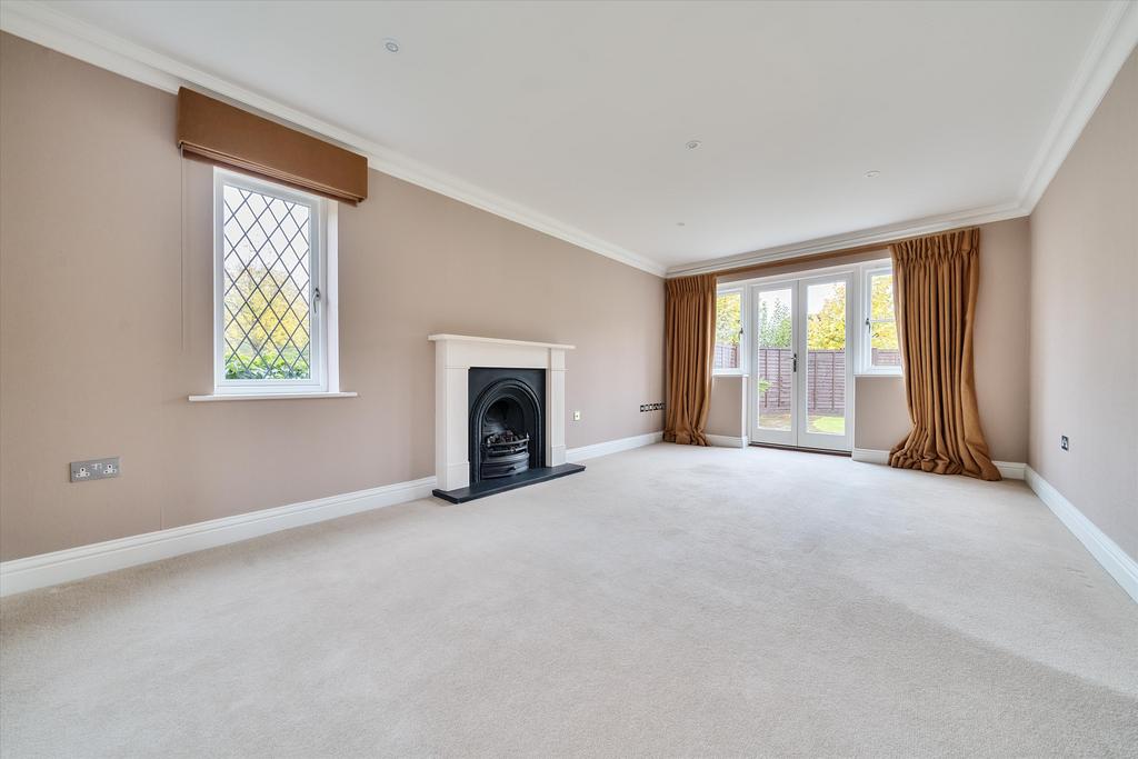 Drift Road, Winkfield, Windsor, Berkshire, SL4 3 bed end of terrace house £3,500 pcm (£808 pw)