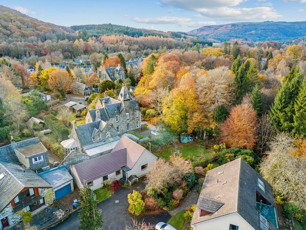 St. Marys Tower, St. Marys Road, Birnam, Dunkeld, PH8 0BJ 5 bed