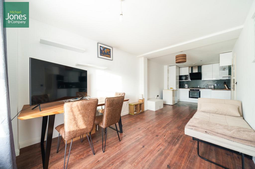Kitchen/Living Area
