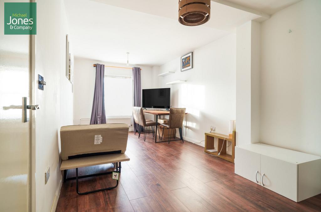 Kitchen/Living Area