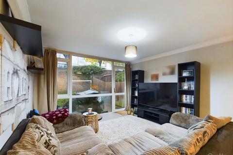 15 Hollywoods, Croydon, CR0 9JG