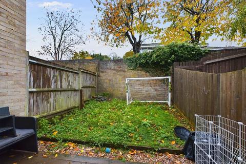 15 Hollywoods, Croydon, CR0 9JG