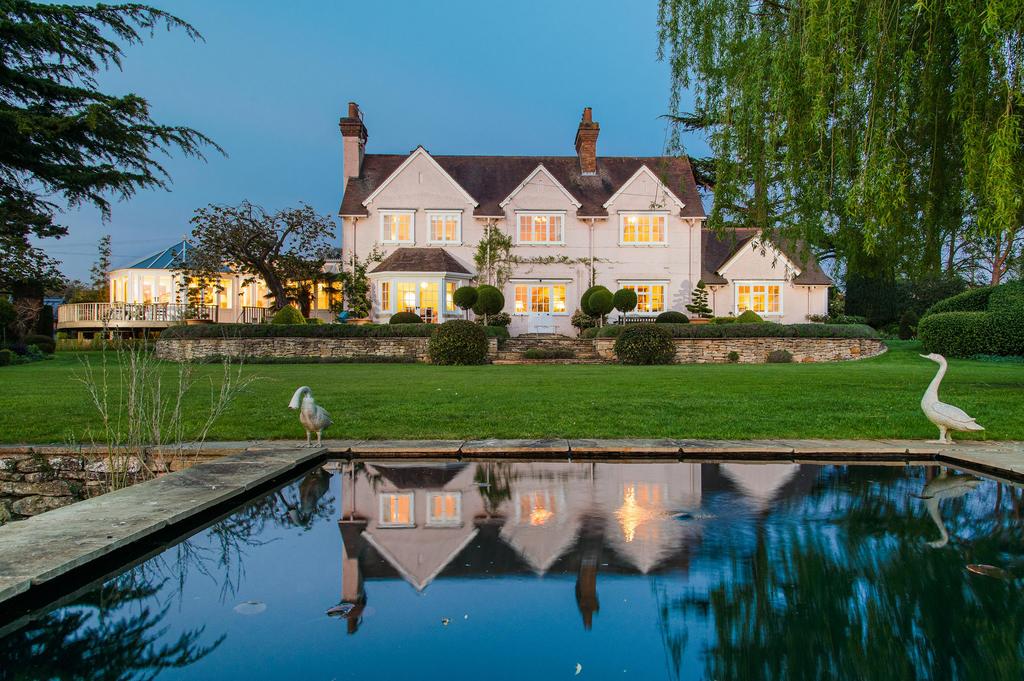 New Road, Eckington, Pershore... 5 bed detached house for sale £1,750,000