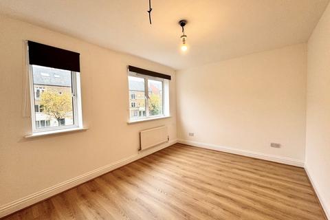 4 bedroom terraced house to rent, Tollington Way, Holloway