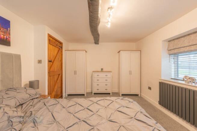 Bedroom master 3