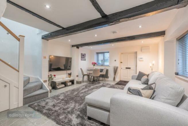 Lounge image 3