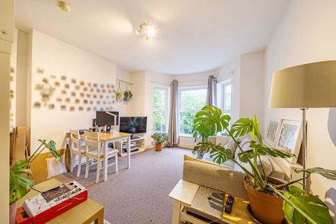 1 bedroom flat for sale, Wellmeadow Road, Catford, London, SE6