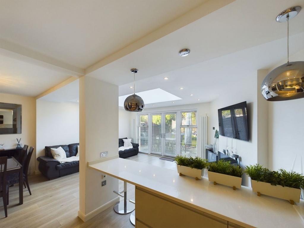 Open plan kitchen/lounge/dining area