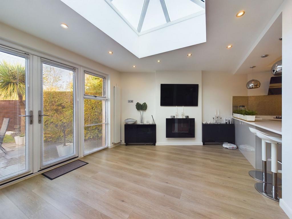 Open plan kitchen/lounge/dining area