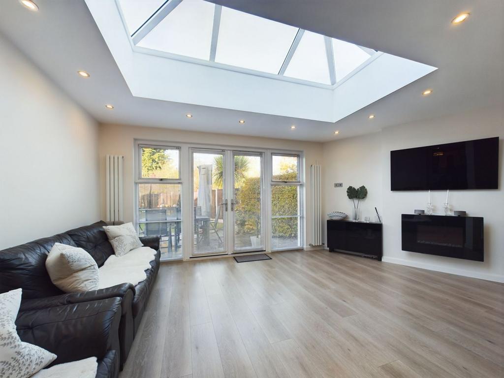 Open plan kitchen/lounge/dining area