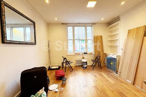 3 bedroom flat to rent, Westbourne Road, London N7