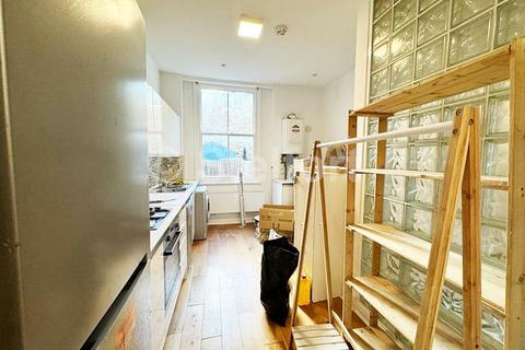 3 bedroom flat to rent, Westbourne Road, London N7