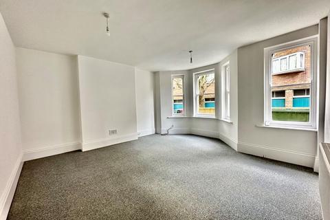 2 bedroom flat for sale - The Parade, Folkestone, CT20