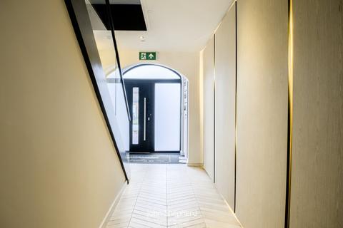 3 bedroom flat for sale - Dovehouse Lane, Solihull, West Midlands, B91