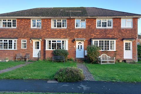 3 bedroom terraced house to rent, Rivermead Close, Romsey SO51