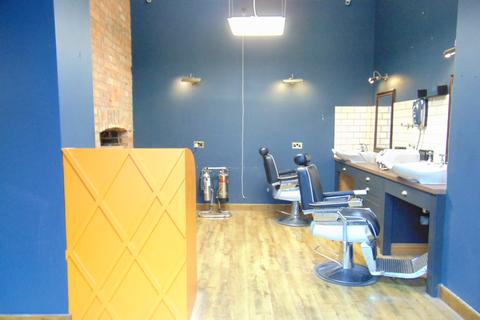 Hairdresser and barber shop to rent, Duke Street, Kettering NN16
