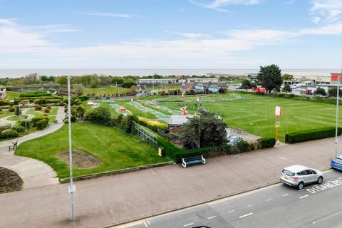 19 bedroom block of apartments for sale, 17 North Parade, Skegness PE25