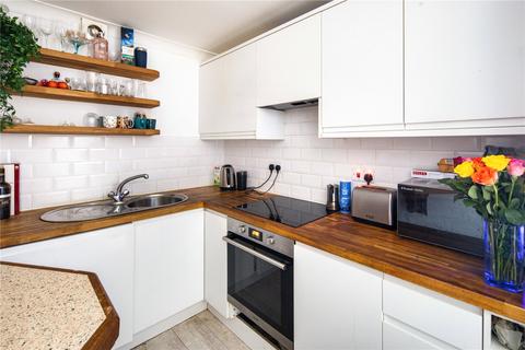 1 bedroom flat for sale - St. James Court, 331 Bethnal Green Road, Bethnal Green, London, E2