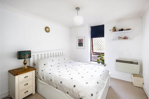 1 bedroom flat for sale - St. James Court, 331 Bethnal Green Road, Bethnal Green, London, E2