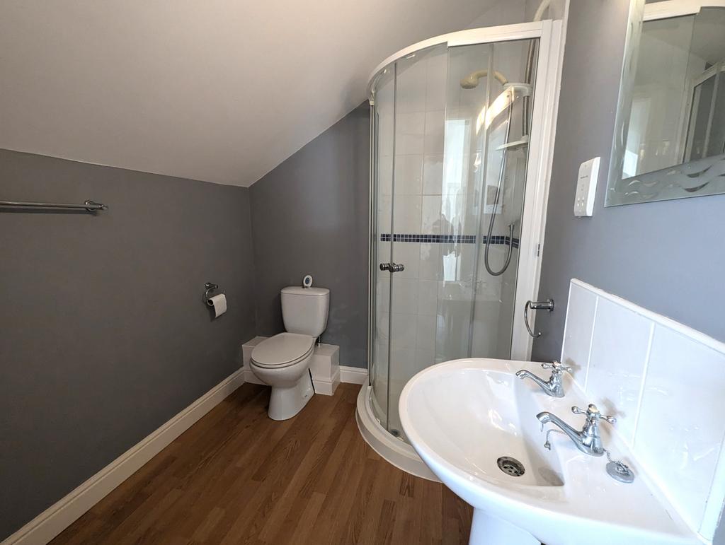 En suite bed 4