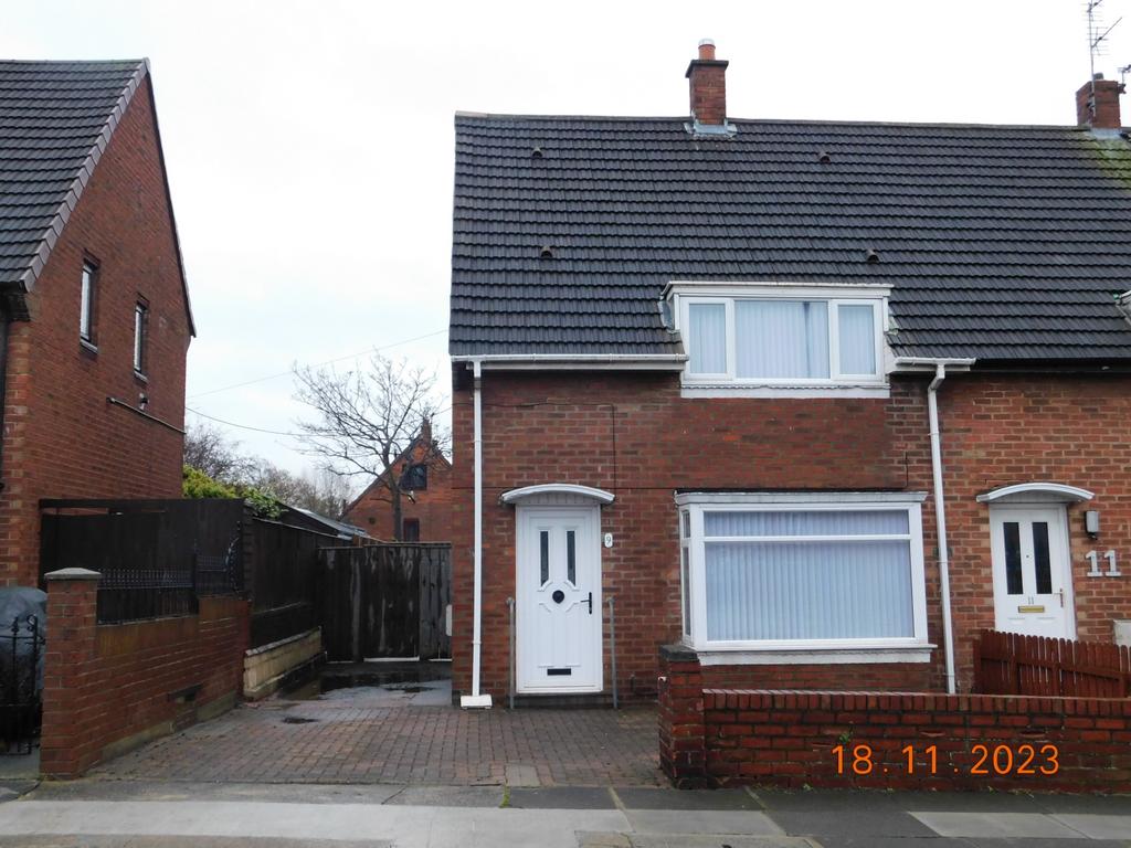 Cullercoats Road, Sunderland, Tyne... 2 bed terraced house £675 pcm (£156 pw)