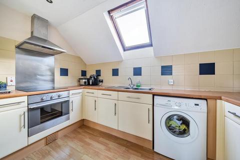 1 bedroom maisonette to rent, Walton-on-Thames, Surrey