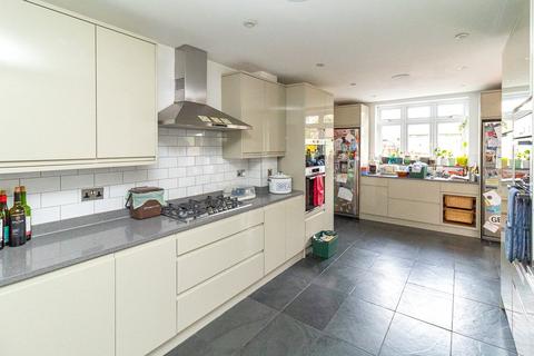 5 bedroom detached house for sale, Edgwarebury Lane, Edgware, HA8