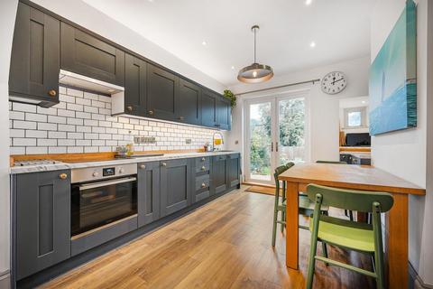 121 Torridon Road, London, SE6 1RG
