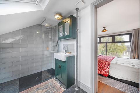 121 Torridon Road, London, SE6 1RG