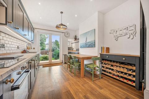 121 Torridon Road, London, SE6 1RG