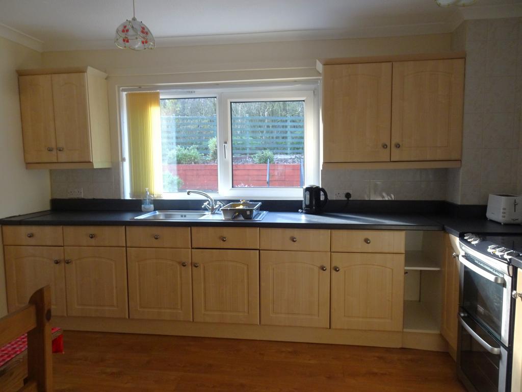 7 Sandhaven, Sandbank, DUNOON, PA23 8QN 2 bed terraced house for sale