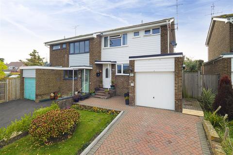 3 bedroom semi-detached house for sale, Berkeley Close, Faversham