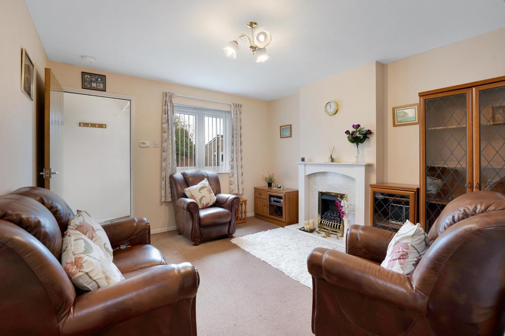 Lombardy Drive, Dogsthorpe, Peterborough, PE1 2 bed terraced house for sale £170,000