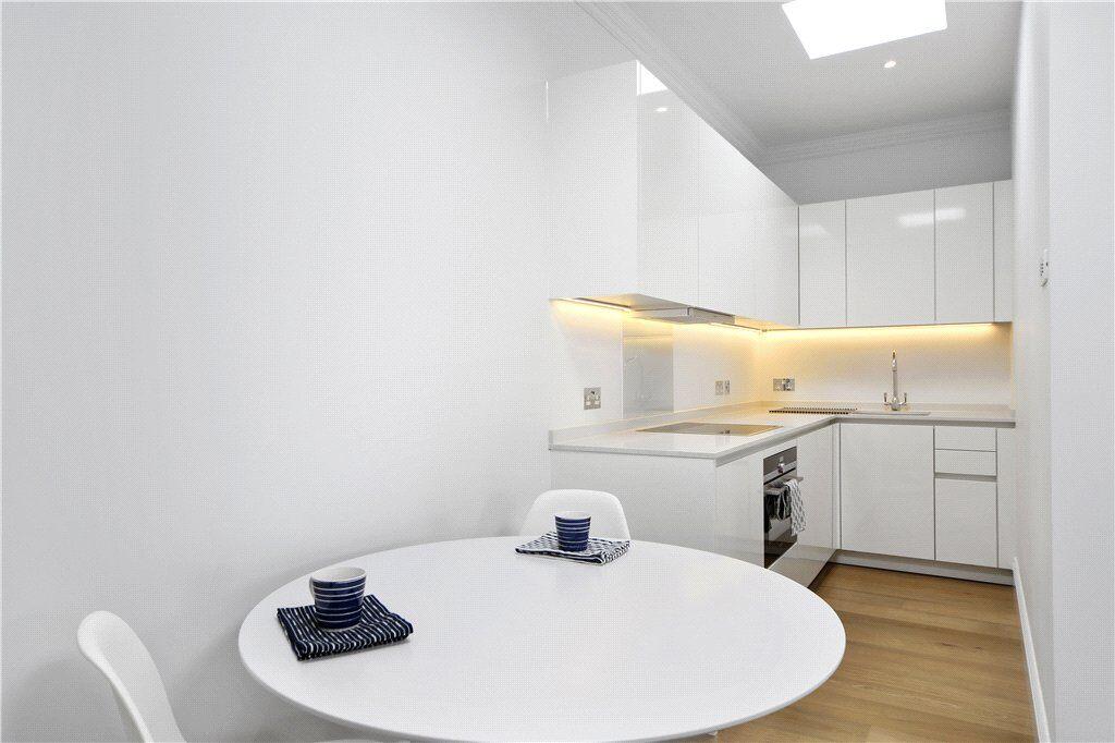 Egerton Gardens Mews, London, SW3 1 bed apartment to rent £2,708 pcm