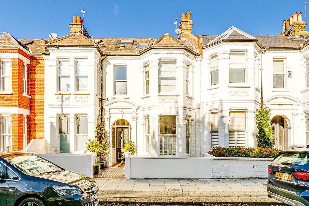 Kyrle Road, SW11 3 bed apartment for sale £1,100,000