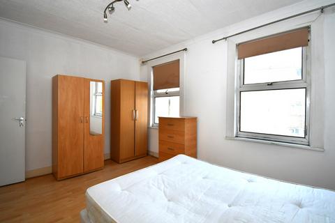 41 Exning Road, London, E16 4NB