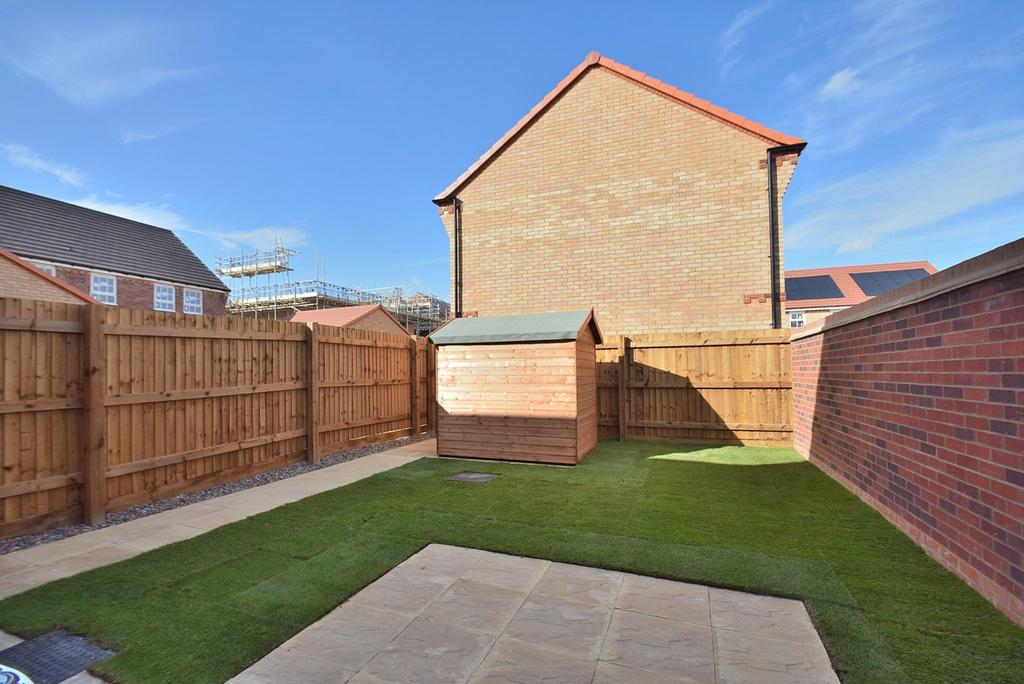 Fairfields, Milton Keynes MK11 3 bed semidetached house for sale £