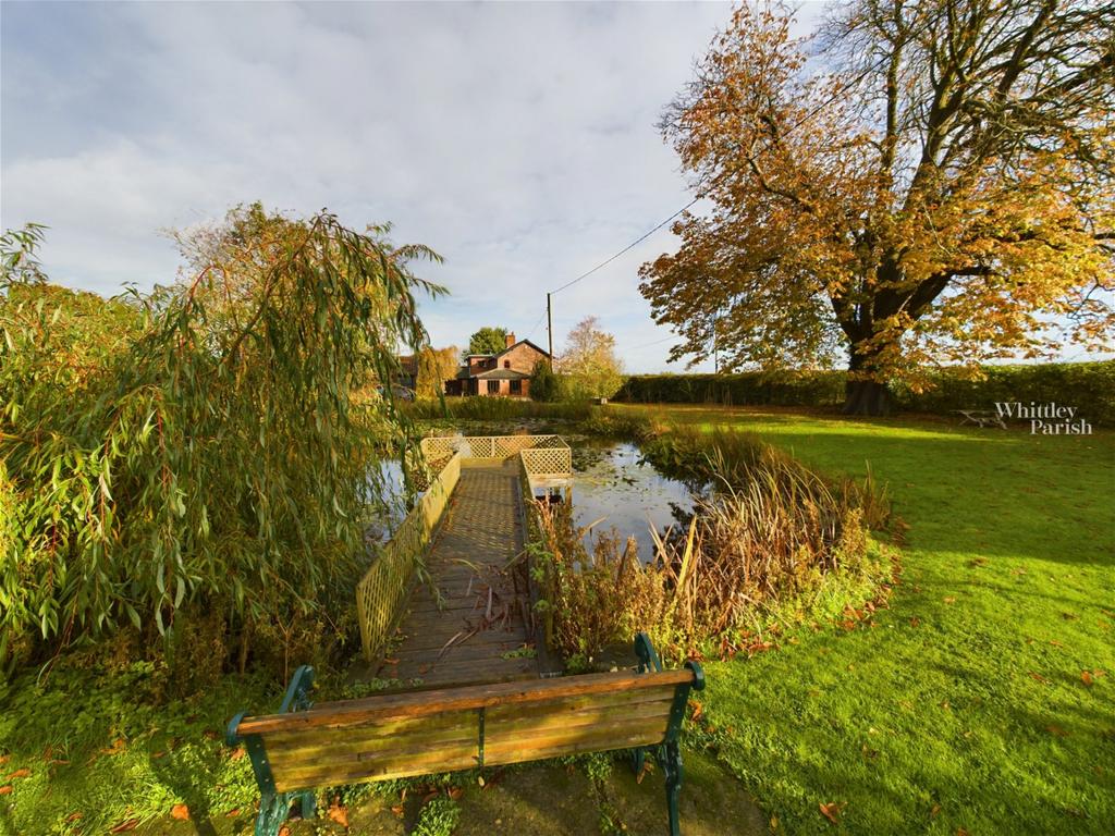 Hardwick Road, Starston 3 bed cottage for sale £500,000