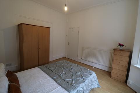 1 bedroom in a house share to rent - Felday Road, London SE13