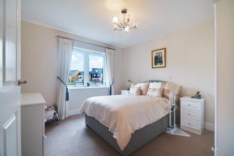 2 bedroom apartment for sale, at 39 Greenfields, Theedway, Leighton Buzzard LU7