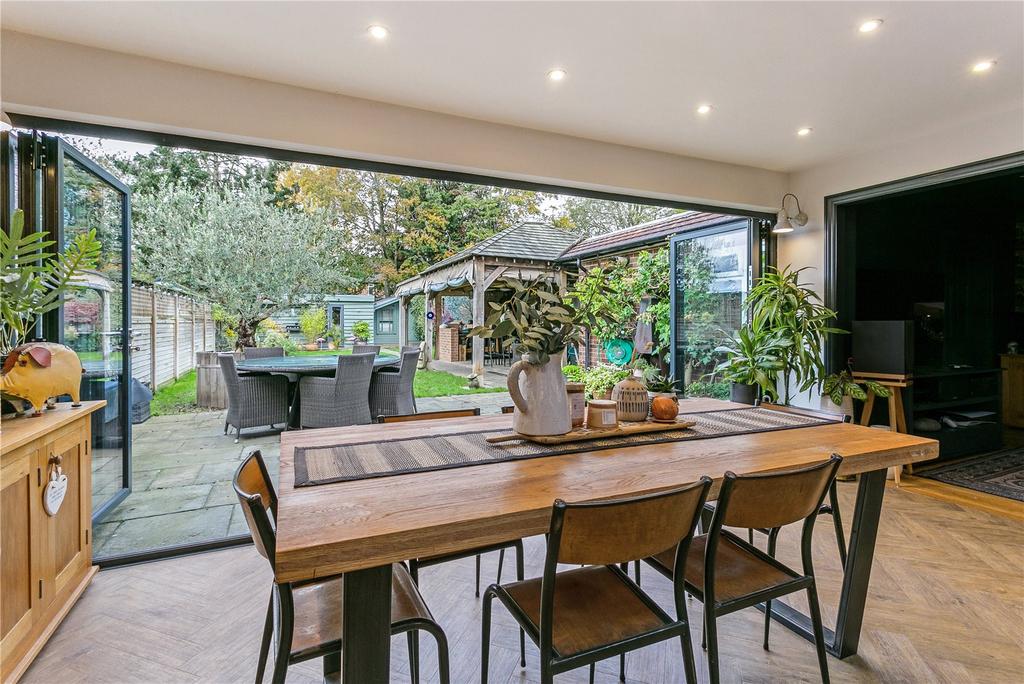 Chalklands, Bourne End, Buckinghamshire, SL8 5 bed semidetached house for sale £925,000