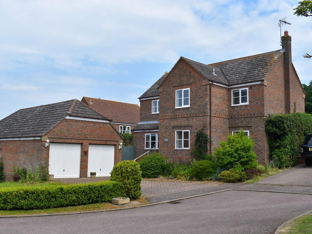 Badgers Close, Bugbrooke, NN7 4 bed detached house for sale £400,000
