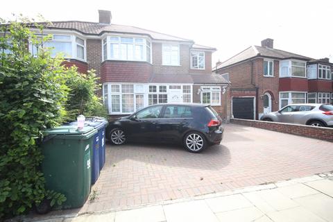 6 bedroom house share to rent - Booth Road, London, NW9